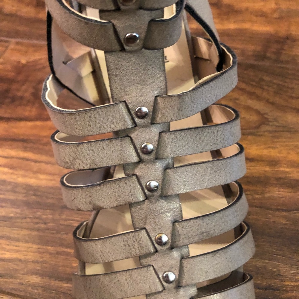 Volatile wedges - Picture 2 of 6